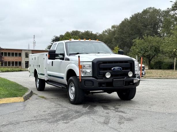 2015 Ford F-350 SD SuperCab 4WD Service Truck image 2