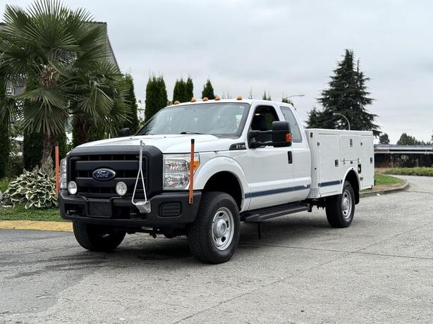 2015 Ford F-350 SD SuperCab 4WD Service Truck image 4