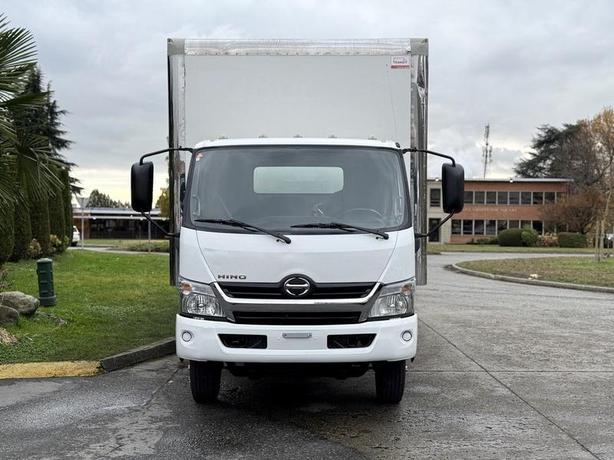 2019 Hino 195 20-Foot Cube Van with Power Tail Gate image 3