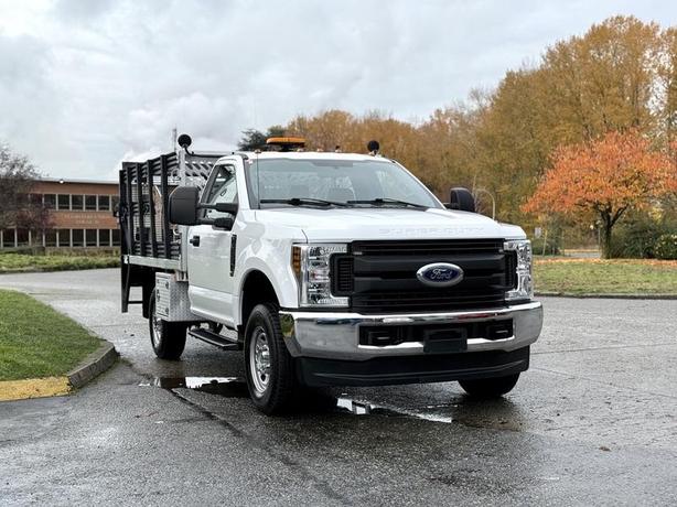 2019 Ford F-350 SD XL Super Duty 4x4 9-Foot Flat Deck with Waltco Lift Gate image 2