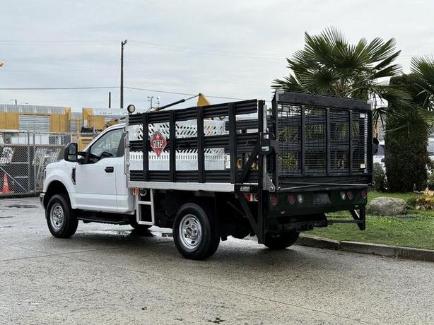 2019 Ford F-350 SD XL Super Duty 4x4 9-Foot Flat Deck with Waltco Lift Gate image 7