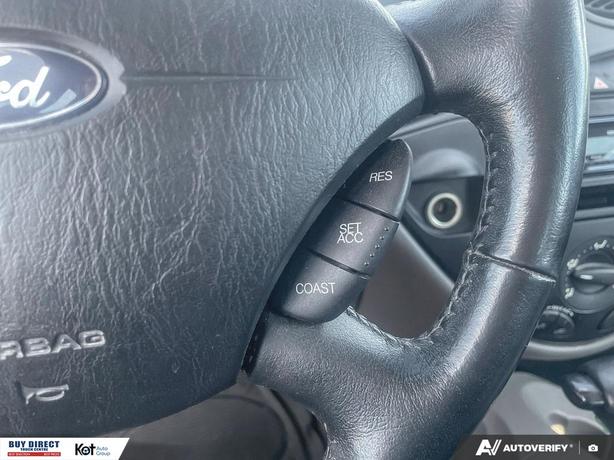 2002 Ford Focus SE AUTO, GREY FABRIC SEATS, AUTO LOCKS AND WINDOWS, W/ AFTER MAR image 8