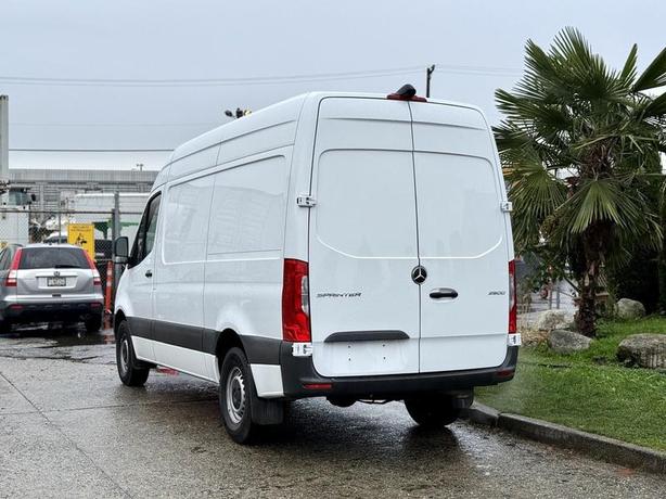 2023 Mercedes-Benz Sprinter 2500 High Roof Cargo Van image 8
