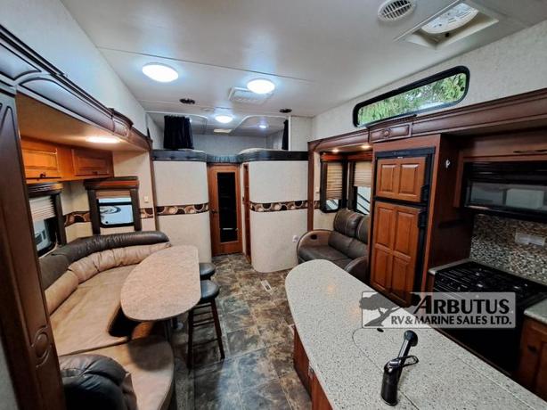 Used 2012 Heartland Cyclone 3950 image 6