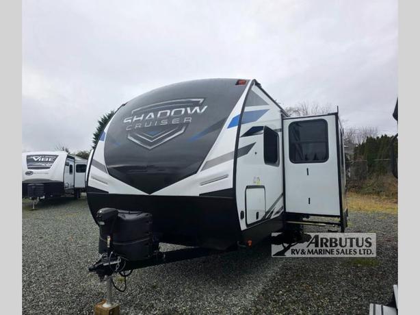 Used 2022 Cruiser Shadow Cruiser 225RBS image 3