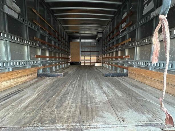 2018 Hino 195 image 8