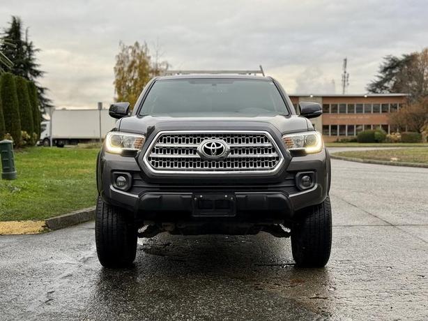 2016 Toyota Tacoma SR5 TRD Off Road 4x4 with Canopy image 3