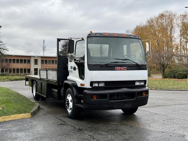 2007 GMC F7500 24-Foot Flat Deck Truck Diesel image 2