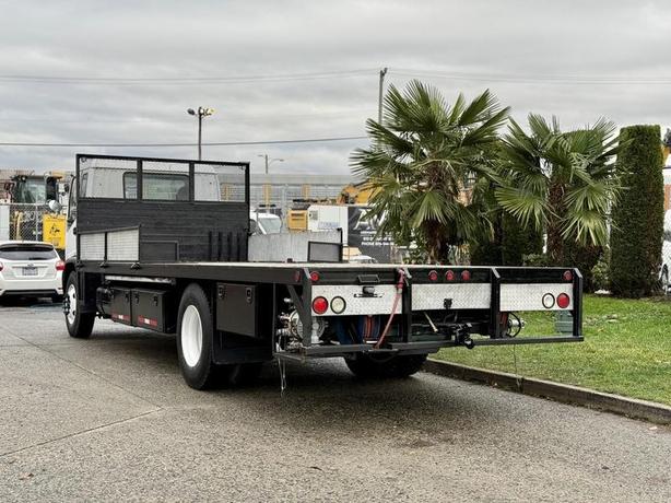 2007 GMC F7500 24-Foot Flat Deck Truck Diesel image 8