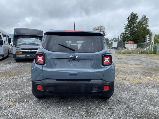 2018 Jeep Renegade Sport FWD with Backup Camera and Bluetooth image 5