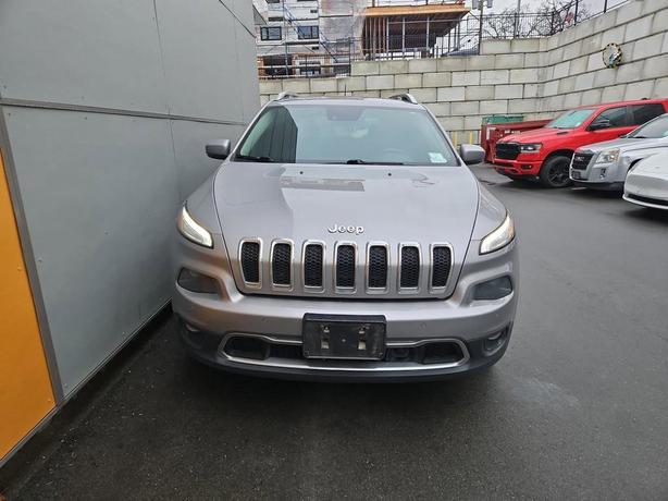 2018 Jeep Cherokee Limited | Heated Seats! image 2