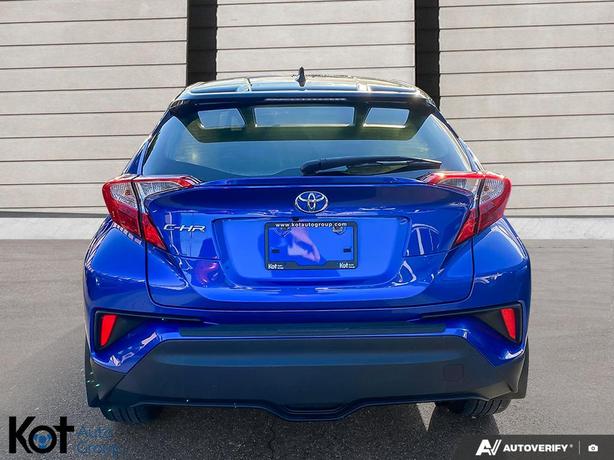 2021 Toyota C-HR Xle Premium BLUETOOTH APPLE CARPLAY! HEATED SEATS! image 5