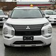 2022 Mitsubishi Outlander thumbnail image 3