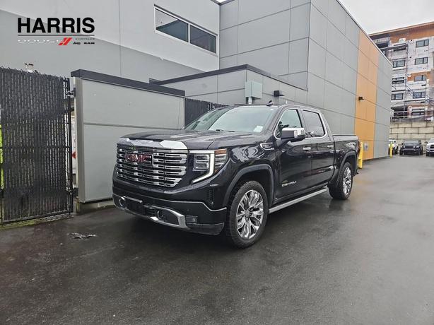 2023 GMC Sierra 1500 4WD Crew Cab 147 Denali | No Reported Accidents! image 1