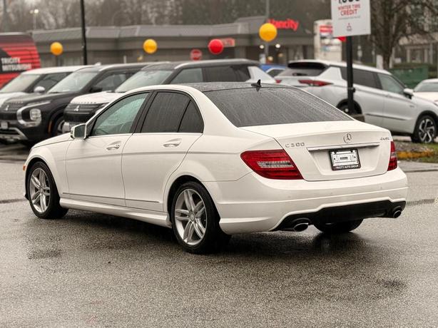 2014 Mercedes-Benz C300 4dr Sdn C300 4MATIC image 8