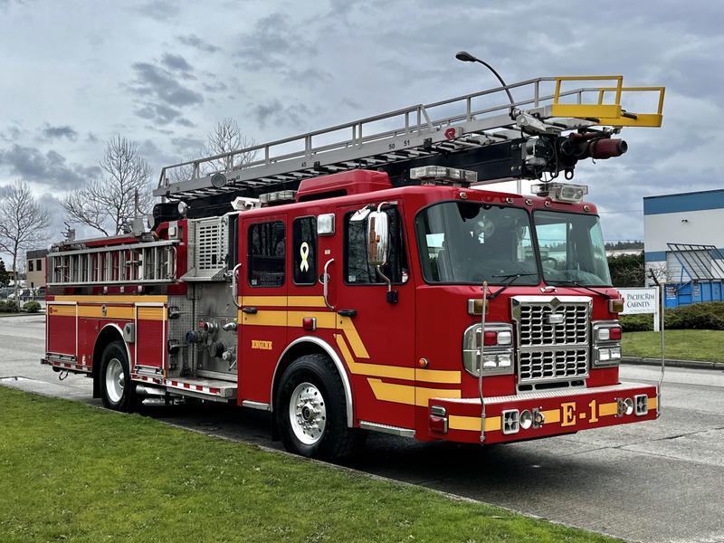 2009 Spartan Gladiator Classic Central Pumper 51' Aerial Fire Truck display photo