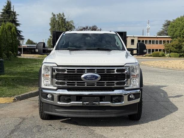 2023 Ford F-550 XLT SuperCab 12-Foot Flat Deck Truck 4x4 Diesel image 3