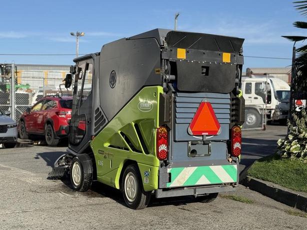 2015 Tennant 636 Green Machine Compact Sweeper image 8