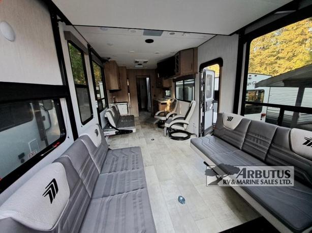 Used 2023 Grand Design Momentum G-Class 32G image 7