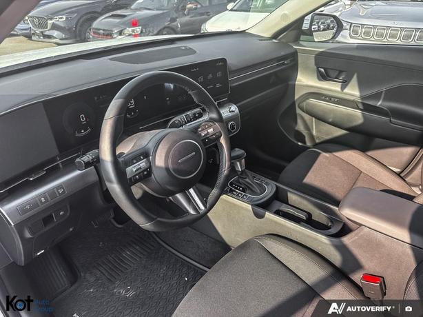 2025 Hyundai Kona Preferred WIRELESS CHARGING! REAR CROSS TRAFFIC! BLINDSPOT! image 6