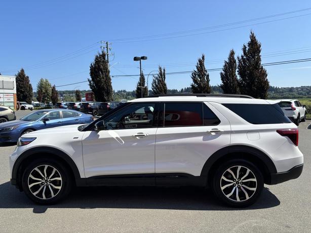 2022 Ford Explorer St-Line image 4