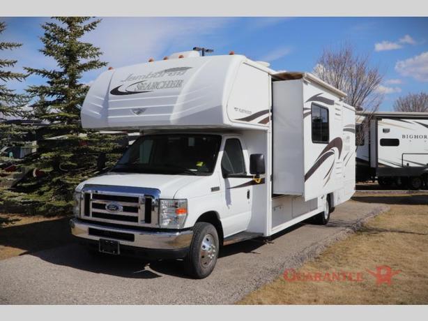 Used 2014 Fleetwood RV Jamboree Searcher 31M image 3