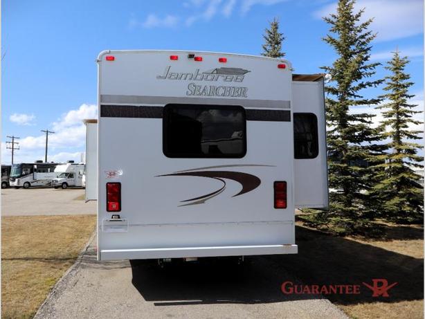 Used 2014 Fleetwood RV Jamboree Searcher 31M image 5