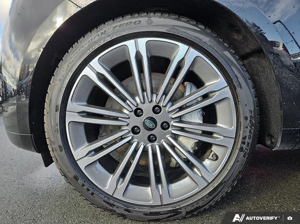 2023 Land Rover Range Rover SE | Premium Leather | Panoramic Sunroof! image 6