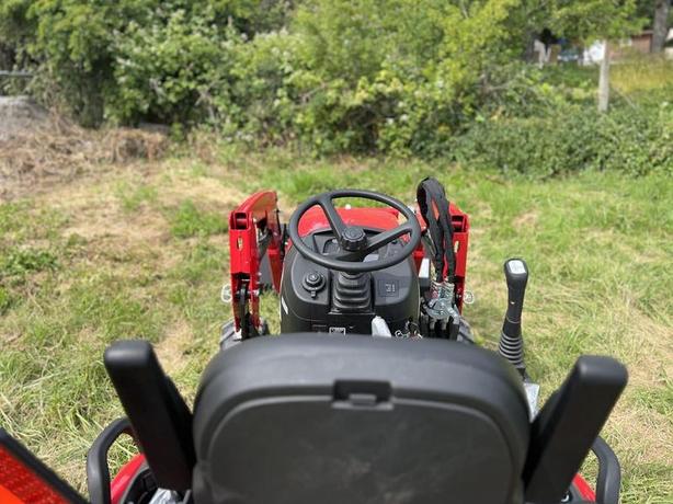 2024 Mahindra 1100 series 1120 HST image 6