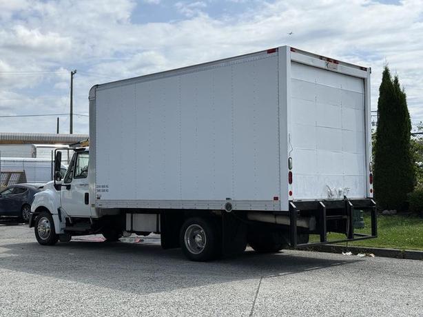 2014 International TerraStar 16-Foot Cube Van Box Truck Diesel image 7