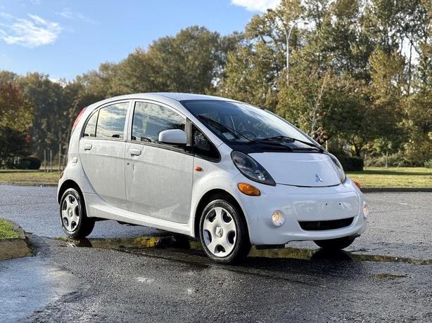 2012 Mitsubishi I-MiEV SE Hatchback 5-Dr Electric image 1