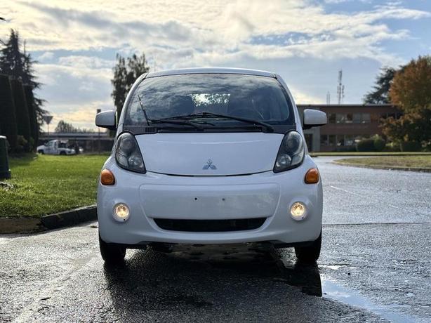 2012 Mitsubishi I-MiEV SE Hatchback 5-Dr Electric image 3