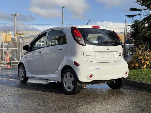 2012 Mitsubishi I-MiEV SE Hatchback 5-Dr Electric image 7