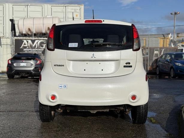 2012 Mitsubishi I-MiEV SE Hatchback 5-Dr Electric image 8