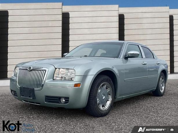 2005 CHRYSLER 300 image 1