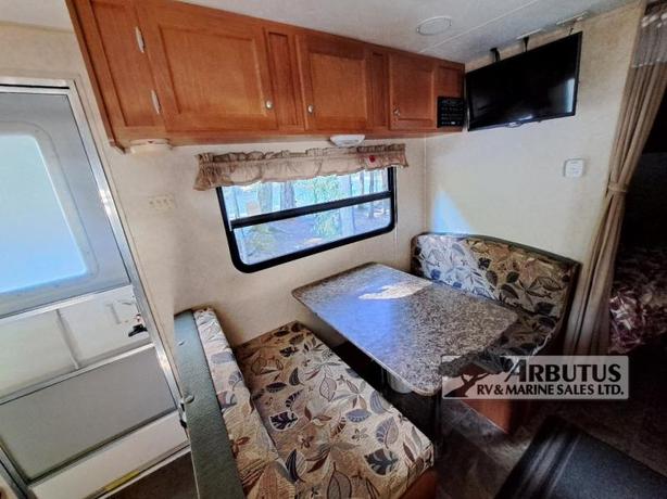 Used 2011 R-Vision Super Sport 19FS image 8