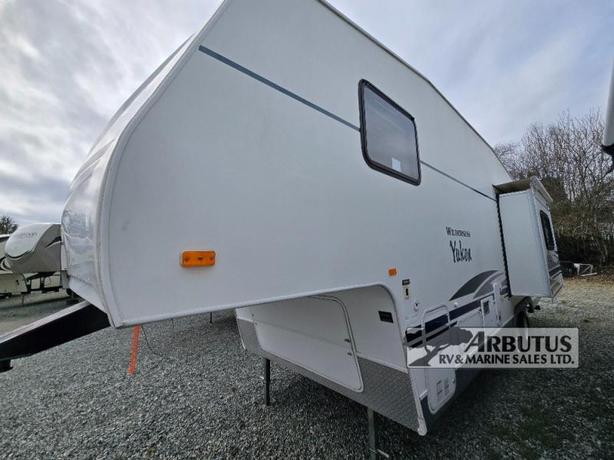 Used 2006 Fleetwood RV Wilderness Yukon 25.5RKS image 3