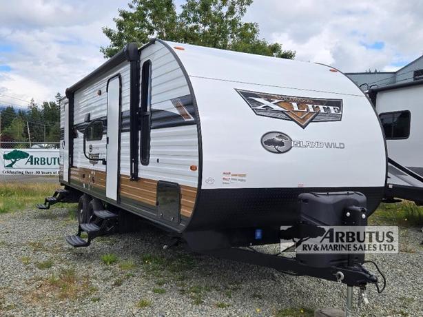 Used 2023 Forest River RV Wildwood X-Lite 240BHXL image 1