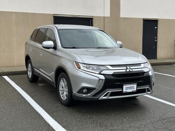 2020 Mitsubishi Outlander image 1