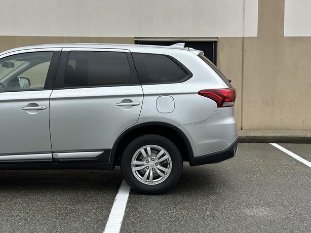 2020 Mitsubishi Outlander image 5