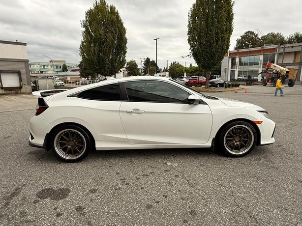 2017 Honda Civic Coupe Si - Manual Transmission, No Accidents, Sunroof image 5