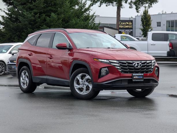 2022 Hyundai Tucson Preferred - No Accidents, AWD, Heated Seats image 4