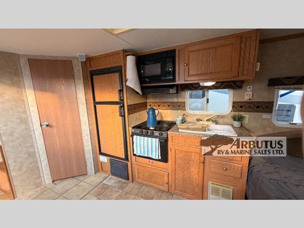 Used 2008 Skyline Layton 171LTD image 4