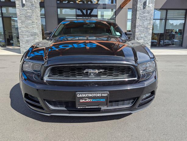 2013 Ford Mustang GT - Leather, 6-Speed, Heated Seats image 3