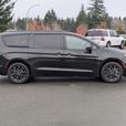 2022 Chrysler Pacifica Touring L - No Accidents, AWD, Power Doors thumbnail image 5