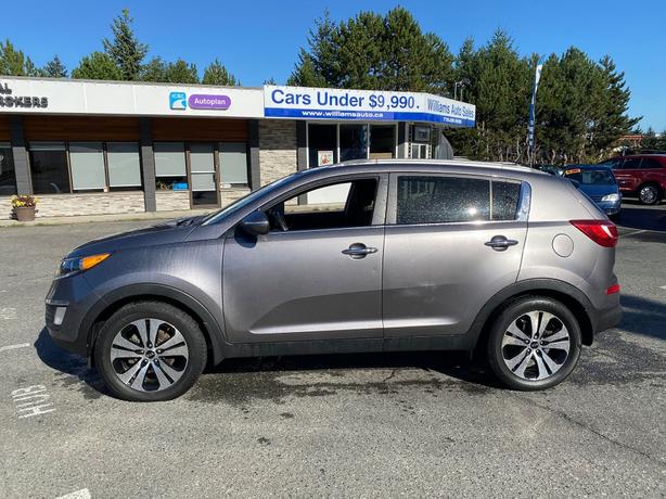 2012 KIA  Sportage EX 4 cyl clean roomy easy entry image 8