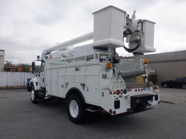 2009 International 7400 Workstar Bucket Truck With Air Brakes Diesel image 3
