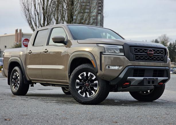 2022 Nissan Frontier PRO-4X - No Accidents, Parking Sensors, Navigation image 4