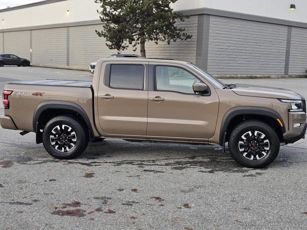 2022 Nissan Frontier PRO-4X - No Accidents, Parking Sensors, Navigation image 5