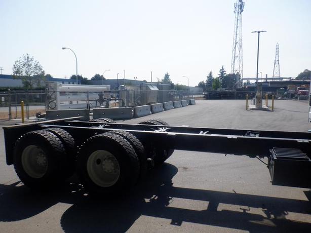 2009 International 7400 Workstar Cab And Chassis Diesel Air Brakes image 6